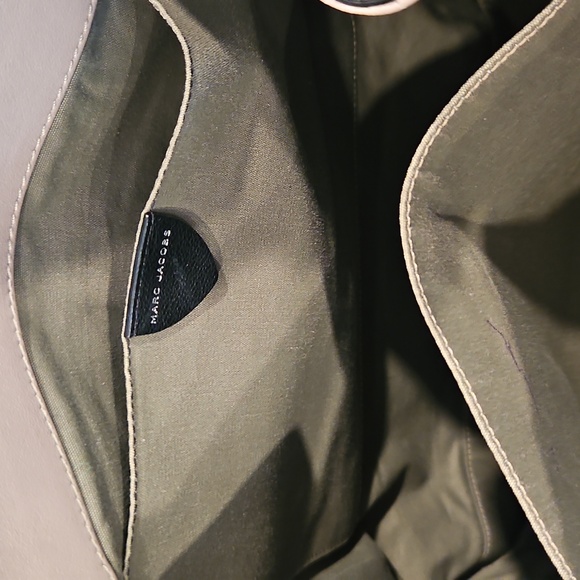 Marc Jacobs Elegant Black Shoulder Bag - Picture 5 of 10